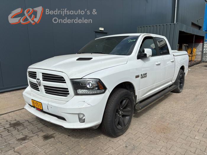 Dodge 1500 Standard Cab 5.7 Hemi V8 4x4 Samochód złomowany (2014, Bialy)