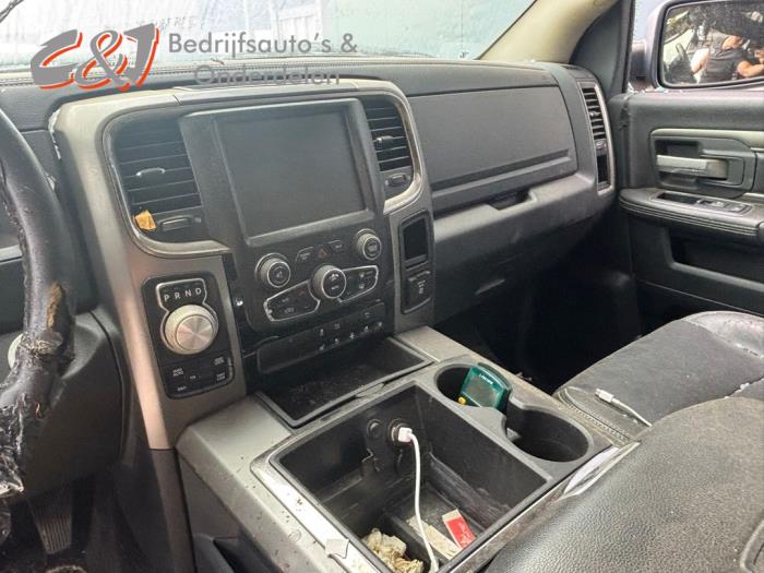 Dodge 1500 Standard Cab 5.7 Hemi V8 4x4 Samochód złomowany (2014, Bialy)