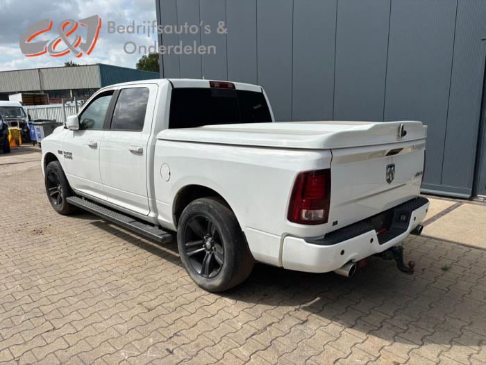 Dodge 1500 Standard Cab 5.7 Hemi V8 4x4 Samochód złomowany (2014, Bialy)