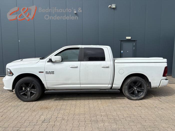Dodge 1500 Standard Cab 5.7 Hemi V8 4x4 Samochód złomowany (2014, Bialy)