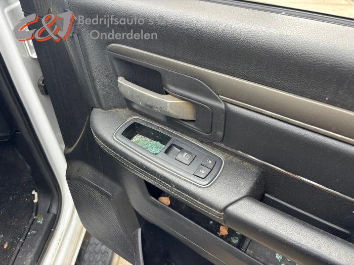 Dodge 1500 Standard Cab 5.7 Hemi V8 4x4 Samochód złomowany (2014, Bialy)