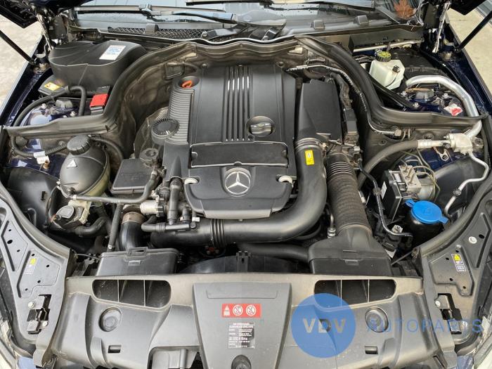 Mercedes E E-260 CGI 16V BlueEfficiency Skrotfordon (2012, CAVANSIET BLAUW)