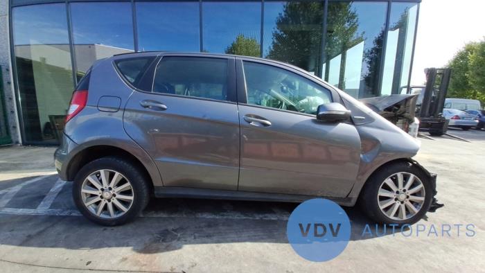 Mercedes A 1.7 A-170 Sloopvoertuig (2010, Aubergine, Zilvergrijs, Grijs)