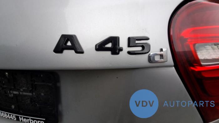 Mercedes A 1.6 A-180 16V Skrotfordon (2018, POOL ZILVER)