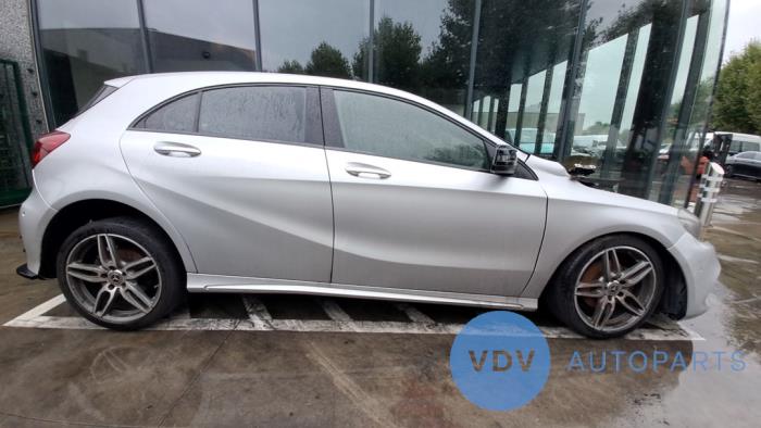 Mercedes A 1.6 A-180 16V Skrotfordon (2018, POOL ZILVER)