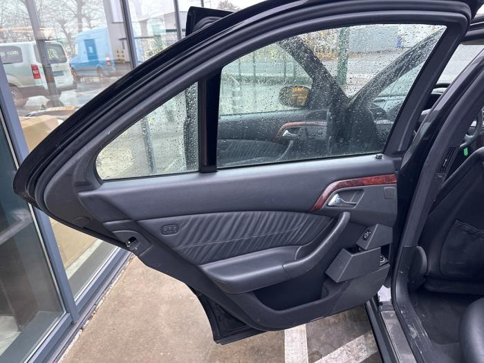 Mercedes S 3.2 S-320 18V Skrotfordon (2001, OBIDIAAN ZWART)