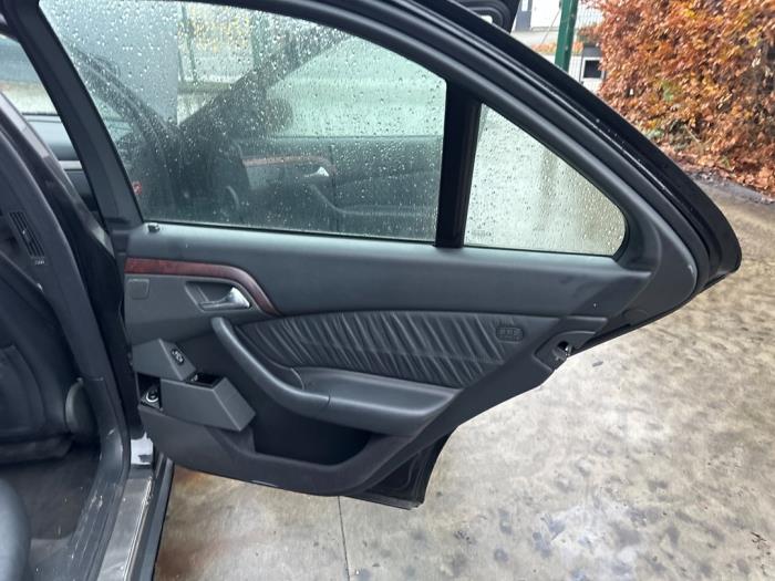 Mercedes S 3.2 S-320 18V Skrotfordon (2001, OBIDIAAN ZWART)