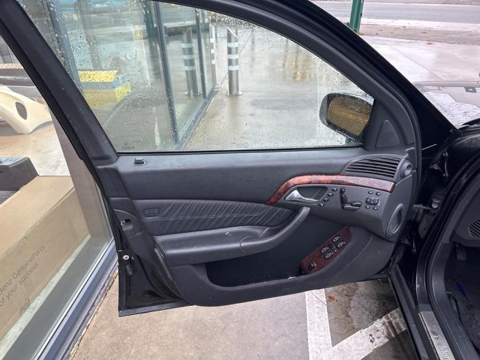 Mercedes S 3.2 S-320 18V Skrotfordon (2001, OBIDIAAN ZWART)