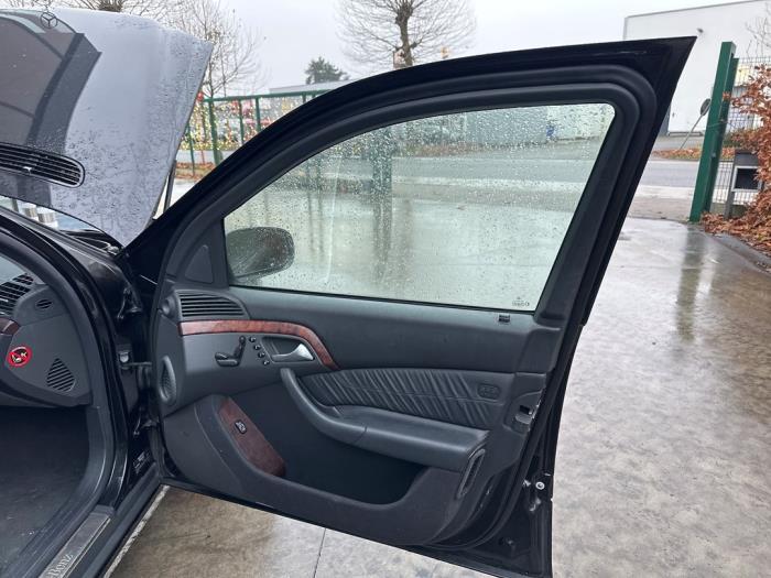 Mercedes S 3.2 S-320 18V Skrotfordon (2001, OBIDIAAN ZWART)