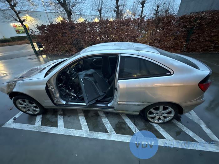 Mercedes C Sportcoupé 2.0 C-180 16V Skrotfordon (2001, BRILJANT ZILVER)
