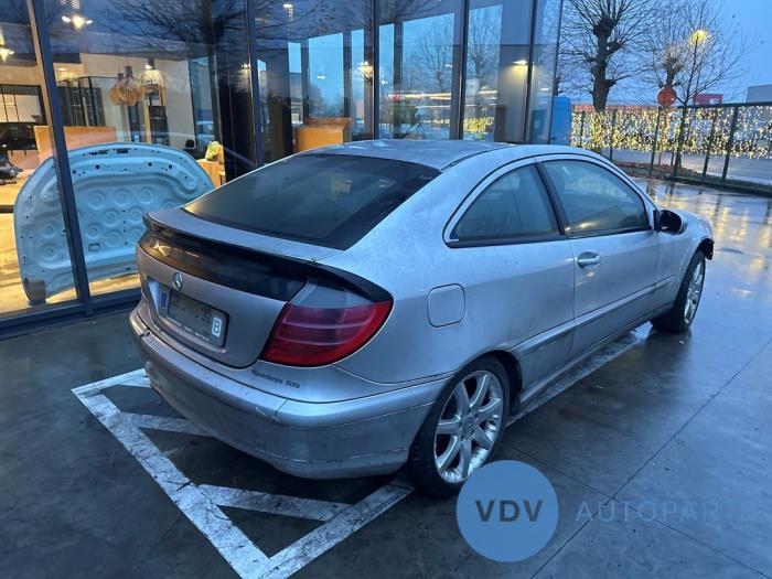 Mercedes C Sportcoupé 2.0 C-180 16V Skrotfordon (2001, BRILJANT ZILVER)