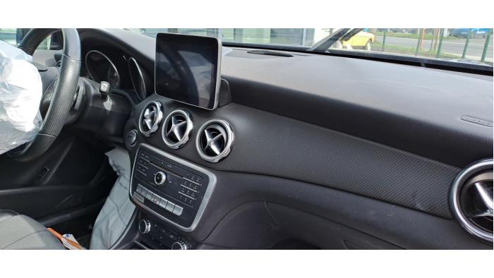 Mercedes GLA 2.2 200 CDI, d 16V Samochód złomowany (2018, Niebieski)