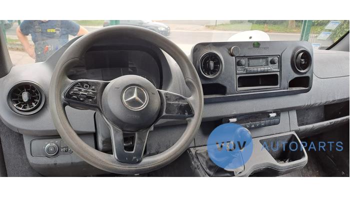 Mercedes Sprinter 4t 414 CDI 2.1 D 4x4 Skrotfordon (2019, POOL WIT)