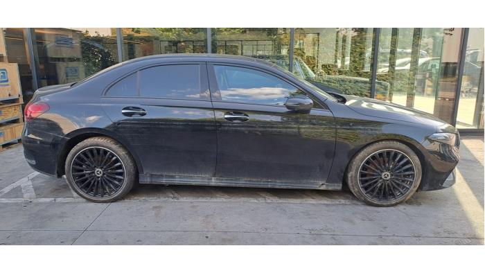 Mercedes A Limousine 1.3 A-180 Turbo Skrotfordon (2022, KOSMOS ZWART)