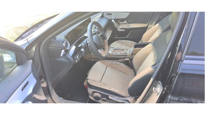 Mercedes A Limousine 1.3 A-180 Turbo Skrotfordon (2022, KOSMOS ZWART)