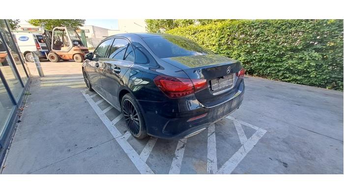 Mercedes A Limousine 1.3 A-180 Turbo Skrotfordon (2022, KOSMOS ZWART)