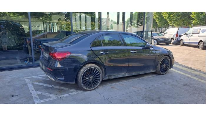 Mercedes A Limousine 1.3 A-180 Turbo Skrotfordon (2022, KOSMOS ZWART)