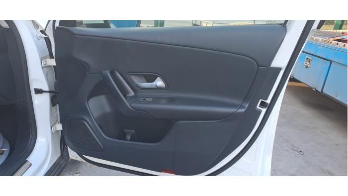 Mercedes A 1.5 A-160d Samochód złomowany (2019, Bialy)