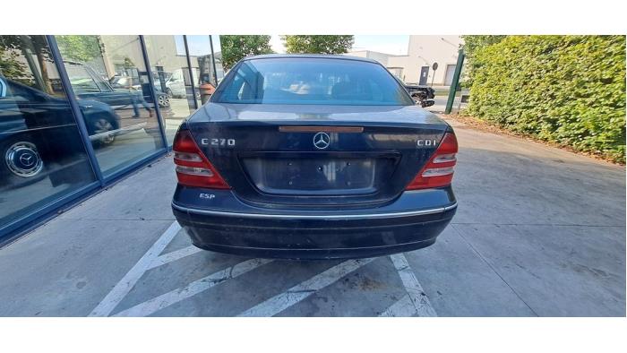 Mercedes C 2.7 C-270 CDI 20V Samochód złomowany (2002, Czarny)