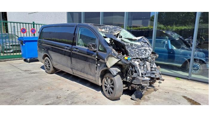 Mercedes Vito 2.0 110 CDI 16V Samochód złomowany (2022, Czarny)