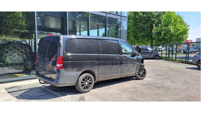 Mercedes Vito 2.0 110 CDI 16V Samochód złomowany (2022, Czarny)