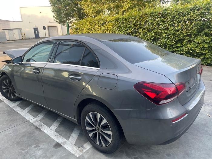 Mercedes A Limousine 1.5 A-180d Skrotfordon (2020, BERG GRIJS)