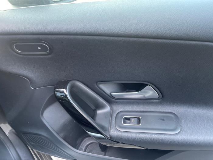 Mercedes A Limousine 1.5 A-180d Skrotfordon (2020, BERG GRIJS)