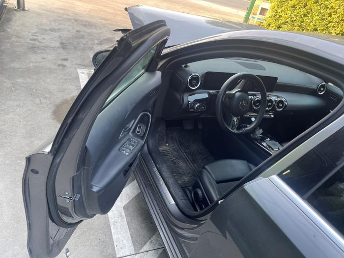 Mercedes A Limousine 1.5 A-180d Skrotfordon (2020, BERG GRIJS)