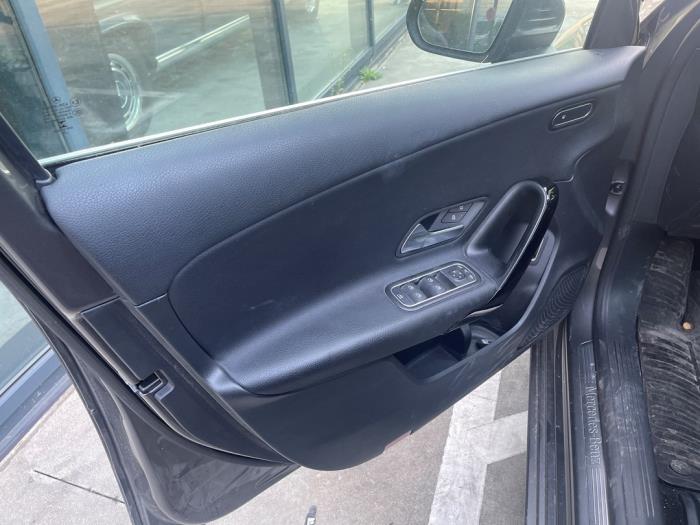 Mercedes A Limousine 1.5 A-180d Skrotfordon (2020, BERG GRIJS)