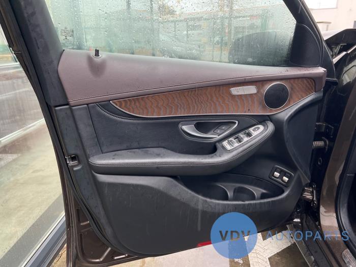 Mercedes GLC 2.2 220d 16V BlueTEC 4-Matic Sloopvoertuig (2016, Bruin)