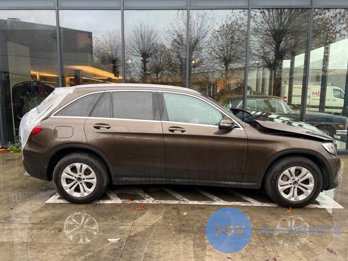 Mercedes GLC 2.2 220d 16V BlueTEC 4-Matic Sloopvoertuig (2016, Bruin)