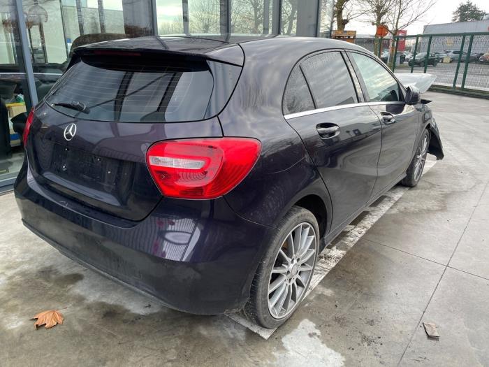 Mercedes A 1.8 A-180 CDI 16V Autom. Skrotfordon (2013, NOORDERLICHTVIOLET)
