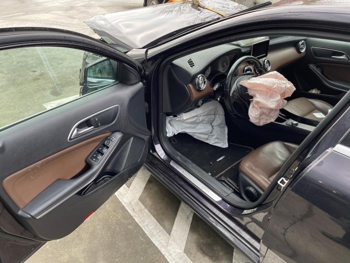 Mercedes A 1.8 A-180 CDI 16V Autom. Skrotfordon (2013, NOORDERLICHTVIOLET)