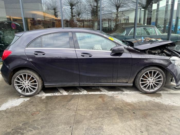 Mercedes A 1.8 A-180 CDI 16V Autom. Skrotfordon (2013, NOORDERLICHTVIOLET)