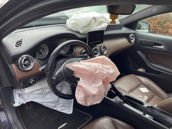 Mercedes A 1.8 A-180 CDI 16V Autom. Skrotfordon (2013, NOORDERLICHTVIOLET)