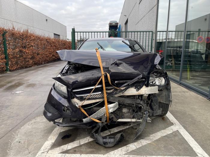 Mercedes A 1.8 A-180 CDI 16V Autom. Skrotfordon (2013, NOORDERLICHTVIOLET)