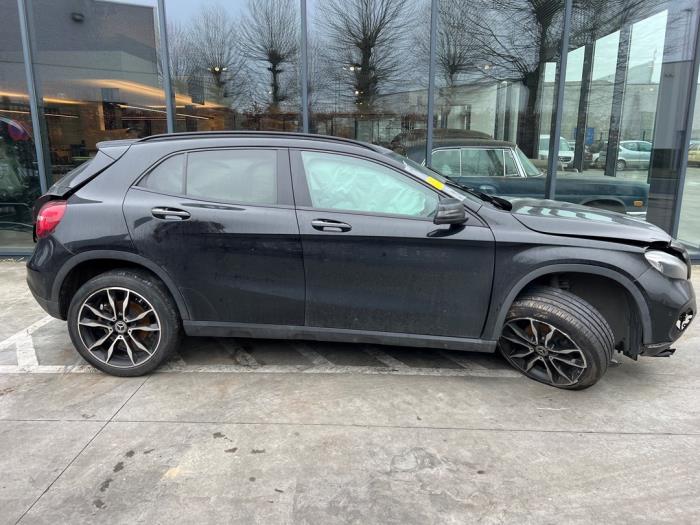 Mercedes GLA 2.2 200 CDI, d 16V Skrotfordon (2019, NACHT ZWART)