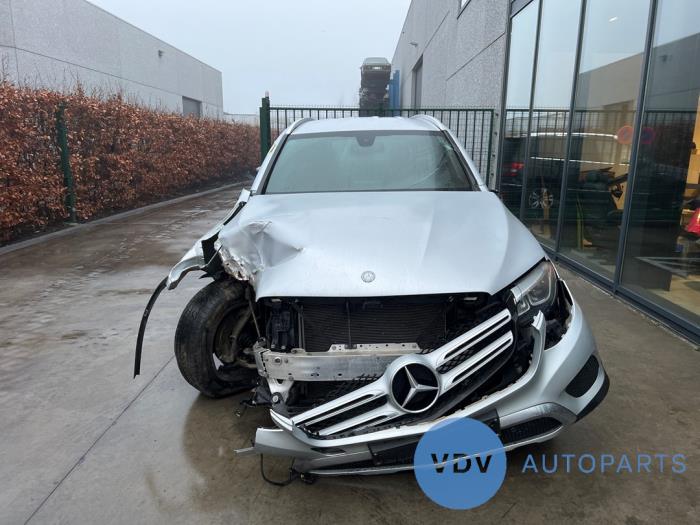 Mercedes GLC 2.2 220d 16V BlueTEC 4-Matic Skrotfordon (2017, IRIDIUM ZILVER)