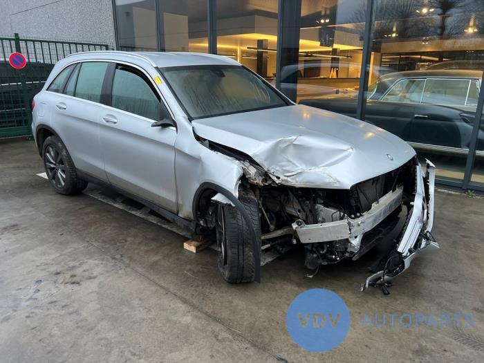 Mercedes GLC 2.2 220d 16V BlueTEC 4-Matic Skrotfordon (2017, IRIDIUM ZILVER)