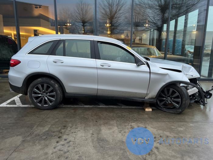Mercedes GLC 2.2 220d 16V BlueTEC 4-Matic Skrotfordon (2017, IRIDIUM ZILVER)