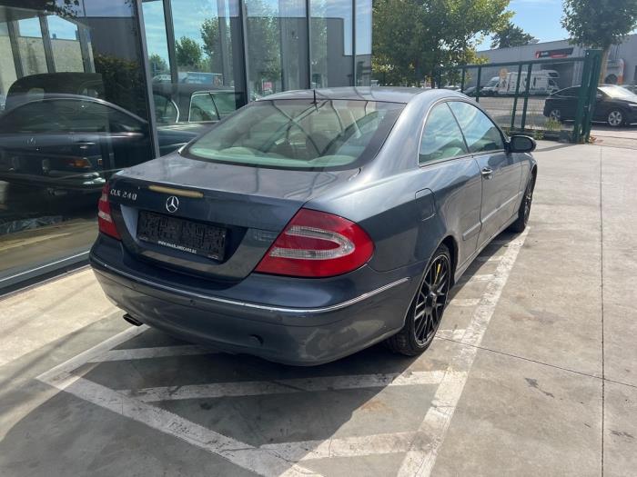 Mercedes CLK 2.6 240 V6 18V Samochód złomowany (2002, Niebieski)