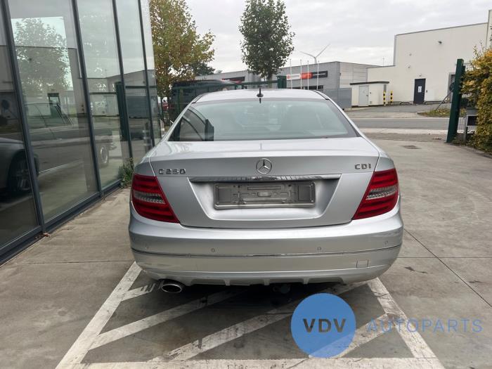 Mercedes C 2.2 C-220 CDI 16V BlueEfficiency Skrotfordon (2011, ZILVER)