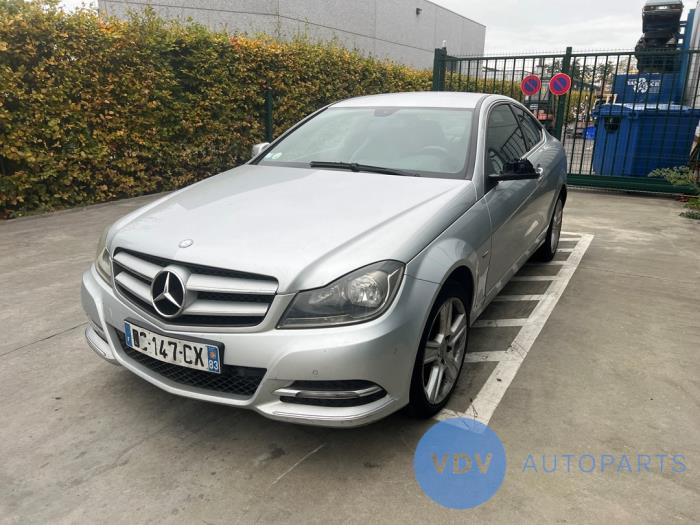 Mercedes C 2.2 C-220 CDI 16V BlueEfficiency Skrotfordon (2011, ZILVER)