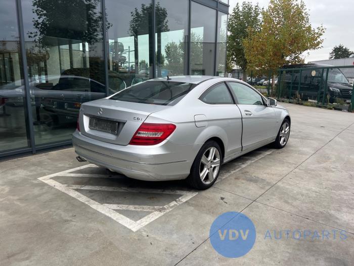 Mercedes C 2.2 C-220 CDI 16V BlueEfficiency Skrotfordon (2011, ZILVER)