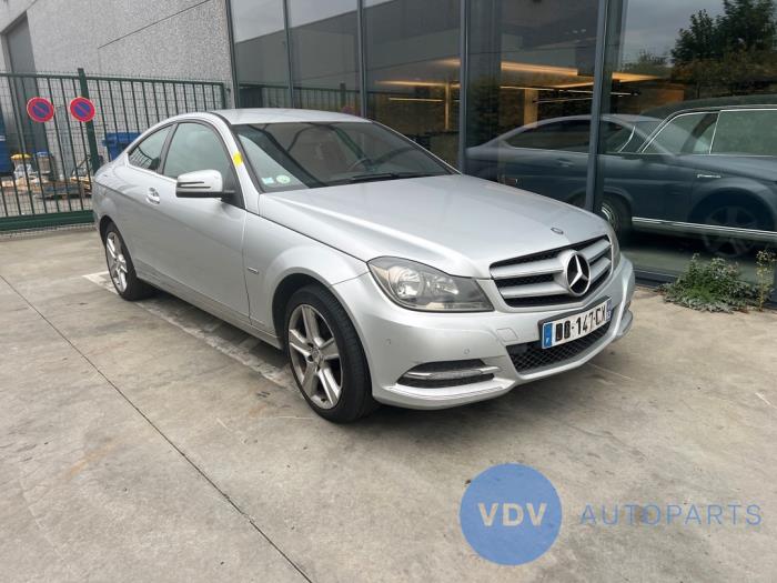 Mercedes C 2.2 C-220 CDI 16V BlueEfficiency Skrotfordon (2011, ZILVER)