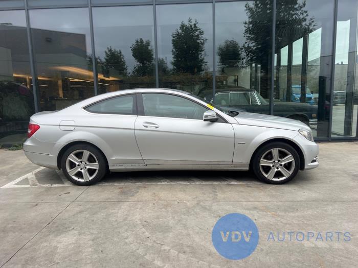 Mercedes C 2.2 C-220 CDI 16V BlueEfficiency Skrotfordon (2011, ZILVER)