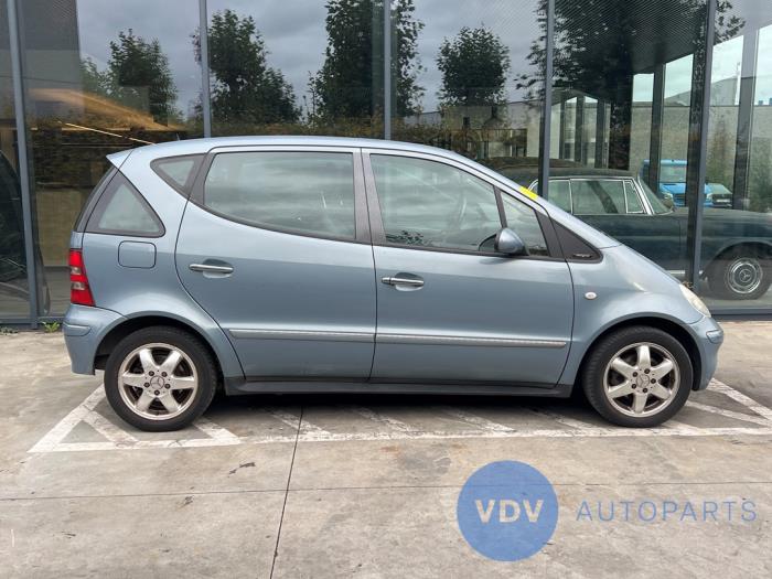 Mercedes A 1.6 A-160 Skrotfordon (2002, BLAUW)