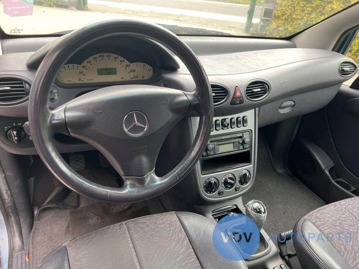 Mercedes A 1.6 A-160 Skrotfordon (2002, BLAUW)