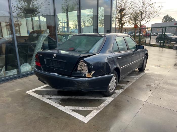 Mercedes C 1.8 C-180 16V Skrotfordon (1997, SMARAGD ZWART)