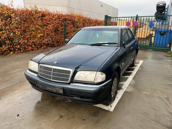 Mercedes C 1.8 C-180 16V Skrotfordon (1997, SMARAGD ZWART)